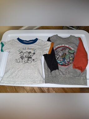 Toddler Boys Disney Bundle 2 Shirts Mickey Mouse Toy Story Sweatshirt Size 3T